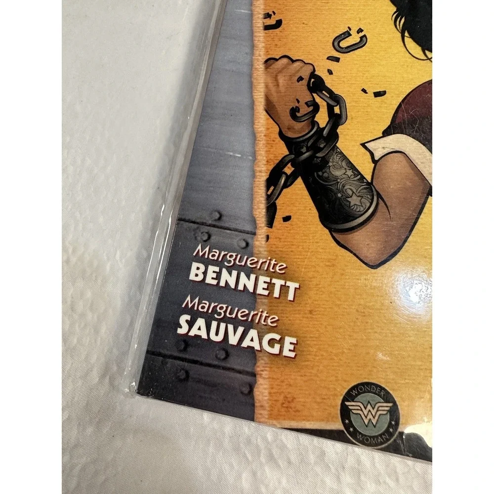 DC Comics Bombshells Volume 1 Enlisted (Paperback, Brand New)‎